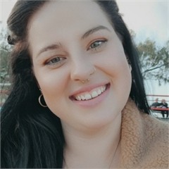 Cassandra Reay headshot